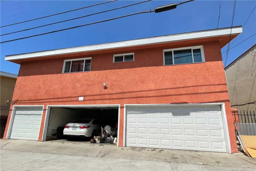Condominium in Inglewood, California 11010302