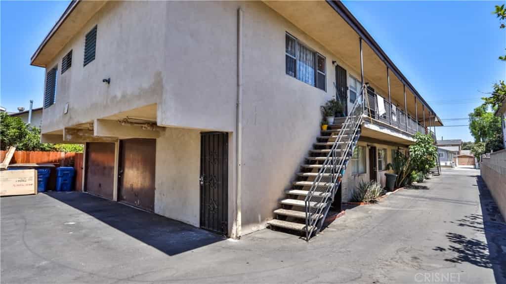 Condominium in Los Angeles, California 11010355