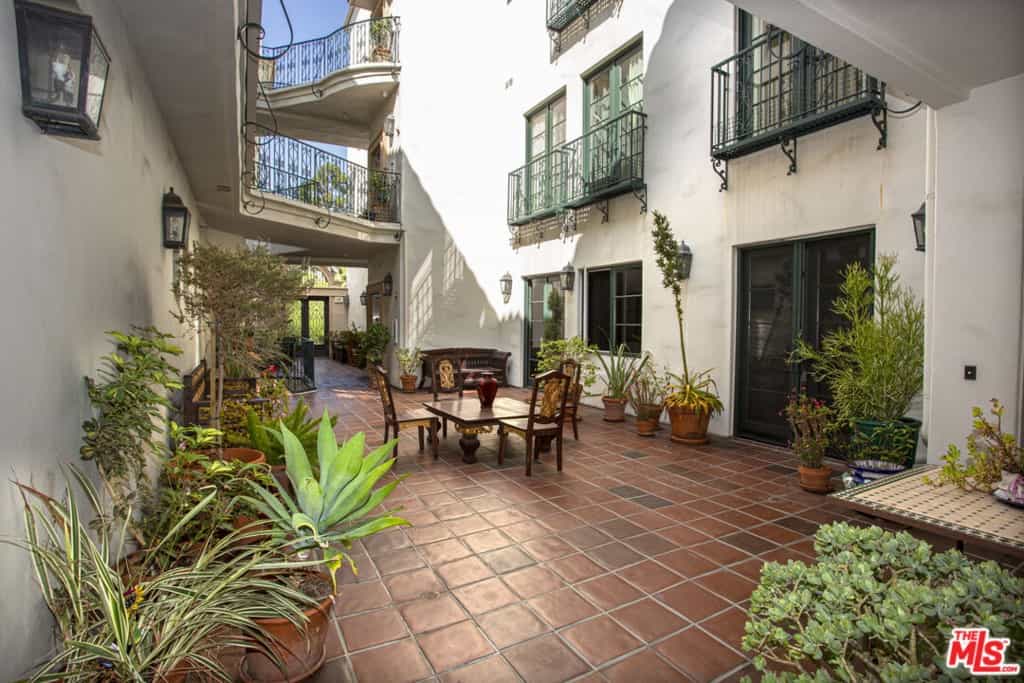 Condominium dans Beverly Hills, Californie 11010424