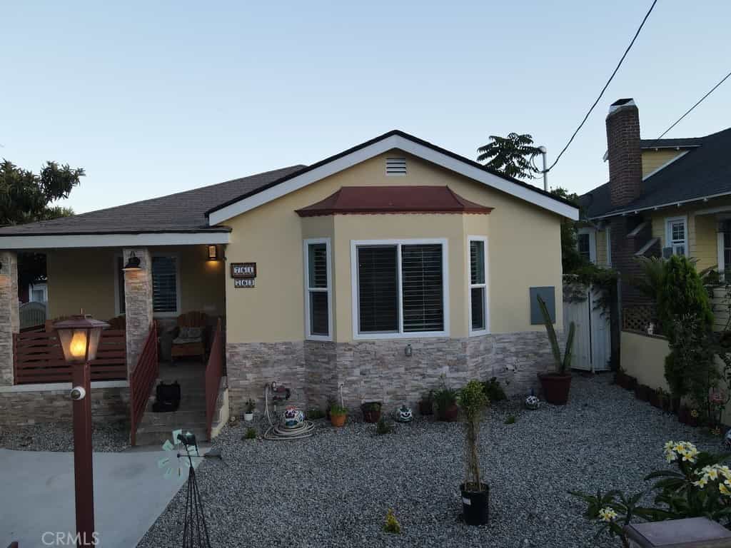 House in Los Angeles, California 11010442