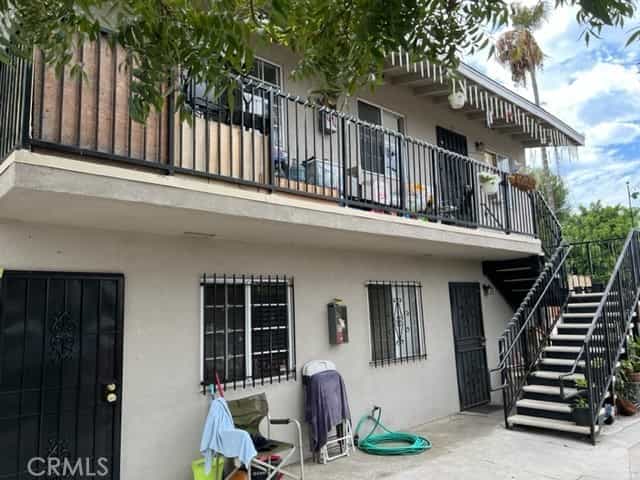Condominium in Long Beach, California 11010469