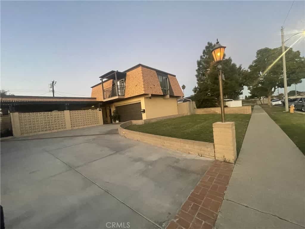 House in Garden Grove, California 11010484