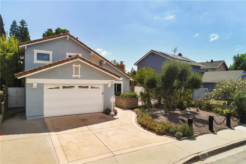 House in Harbor Hills, California 11010512