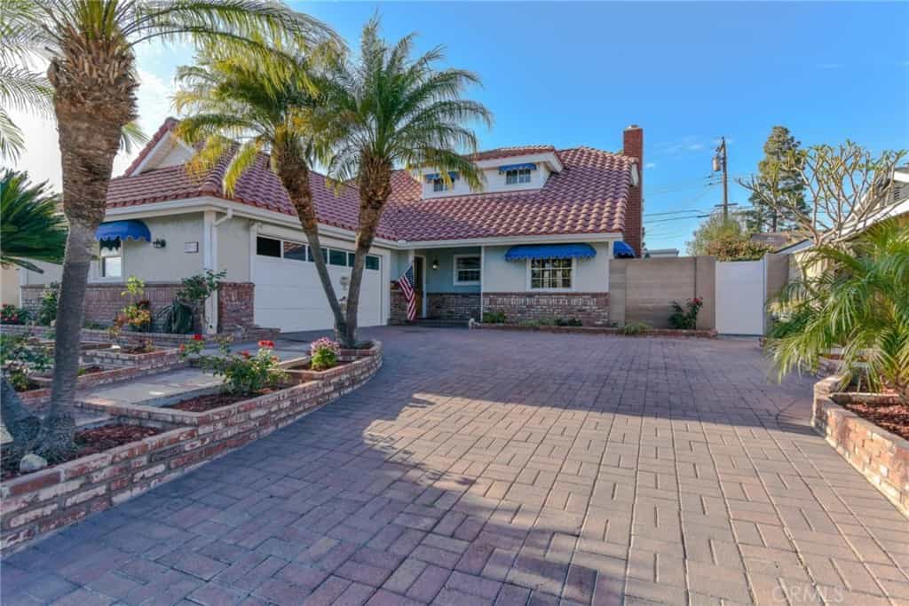 House in Los Alamitos, California 11010541