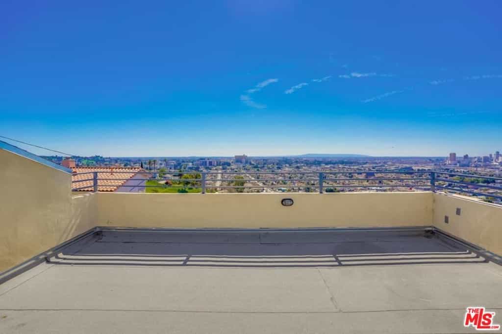 Condominium in Los Angeles, California 11010579