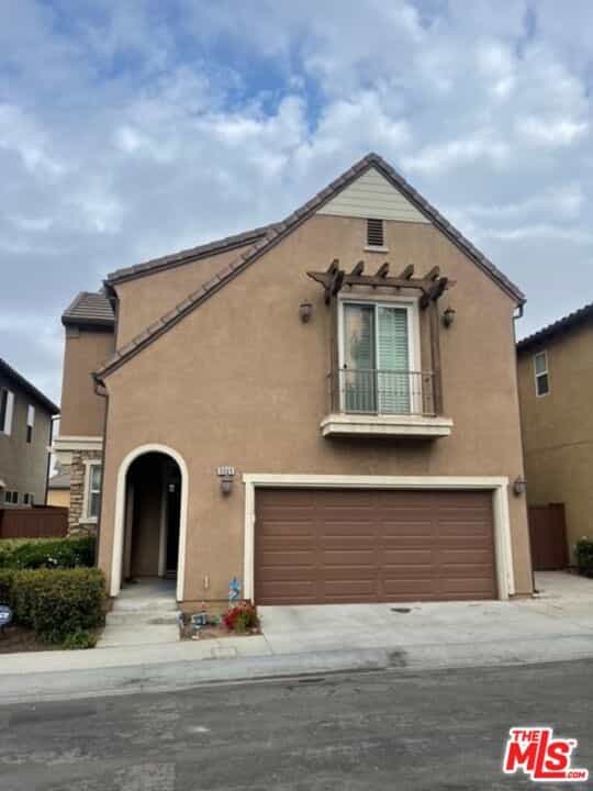 Condominium in Inglewood, California 11010597
