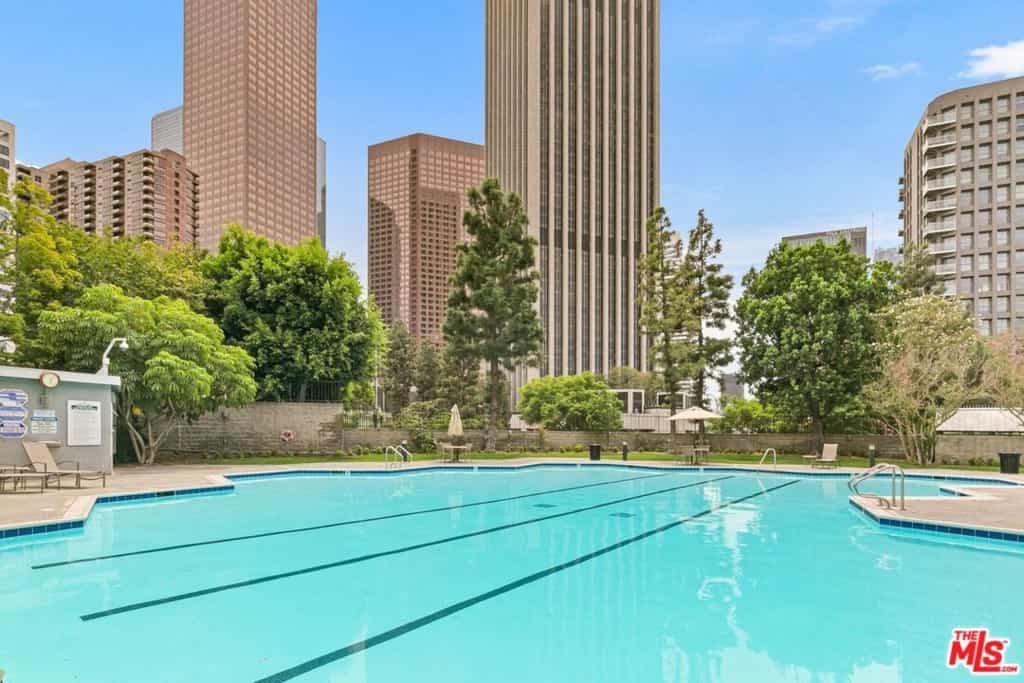Condominium in Los Angeles, California 11010631