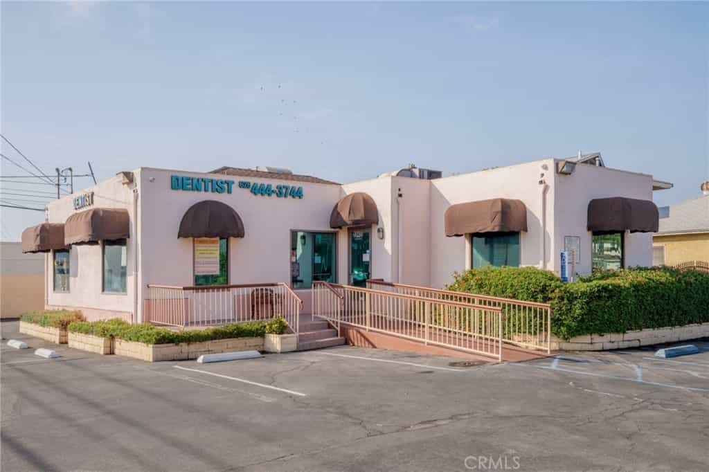 Condominium in North El Monte, California 11010658