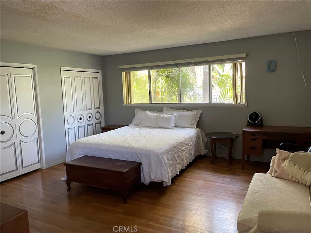Talo sisään Cypress, California 11010691