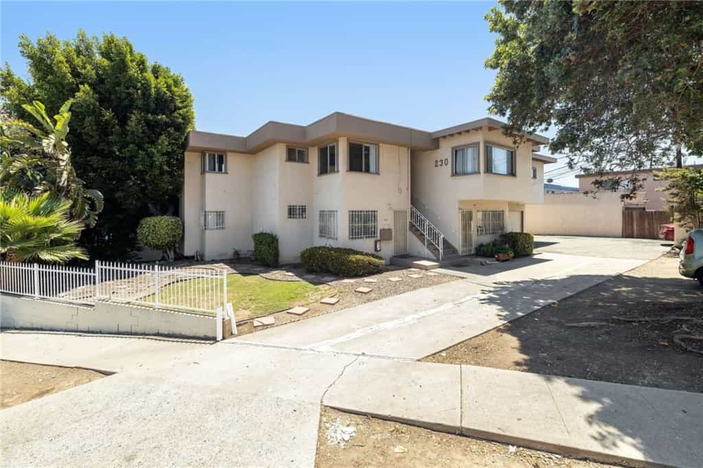 Condominium in Inglewood, California 11010716