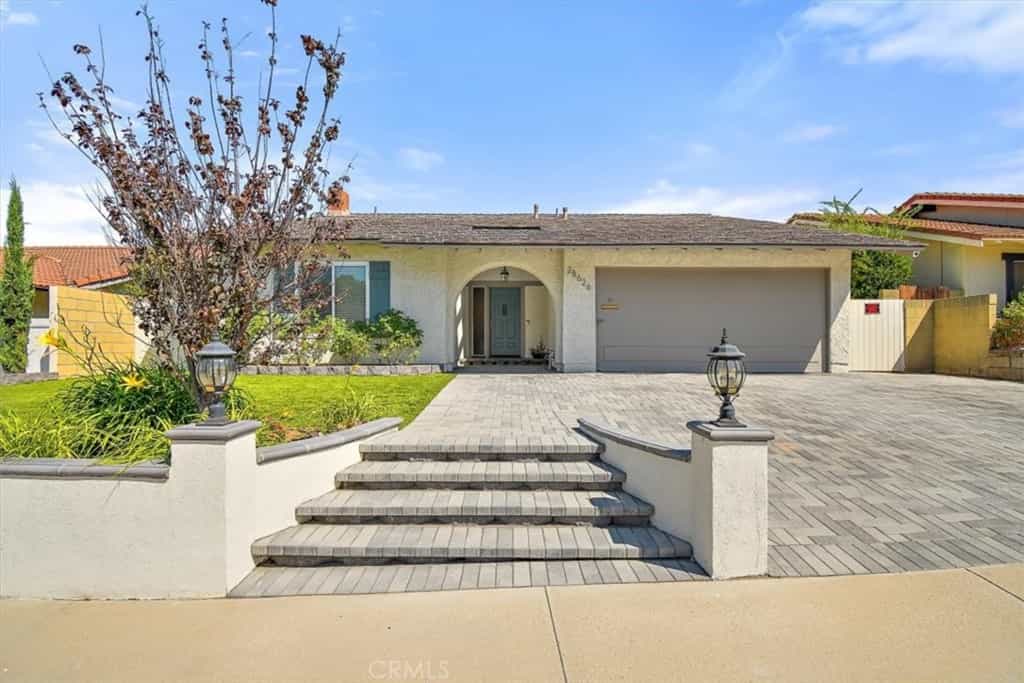 House in Harbor Hills, California 11010768