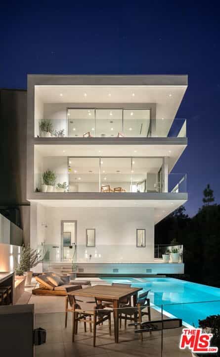 Condominium in Beverly Hills, Californië 11010777