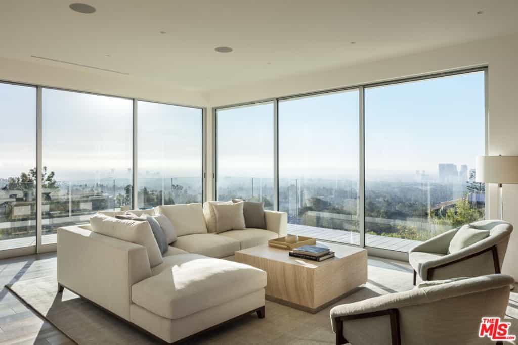Condominium in Beverly Hills, California 11010777