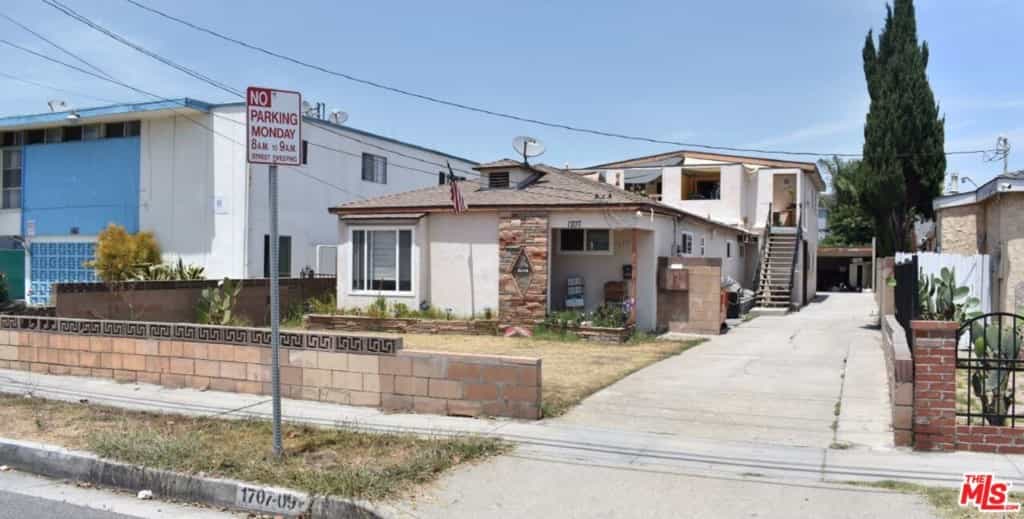 Condominium in Gardena, California 11010783