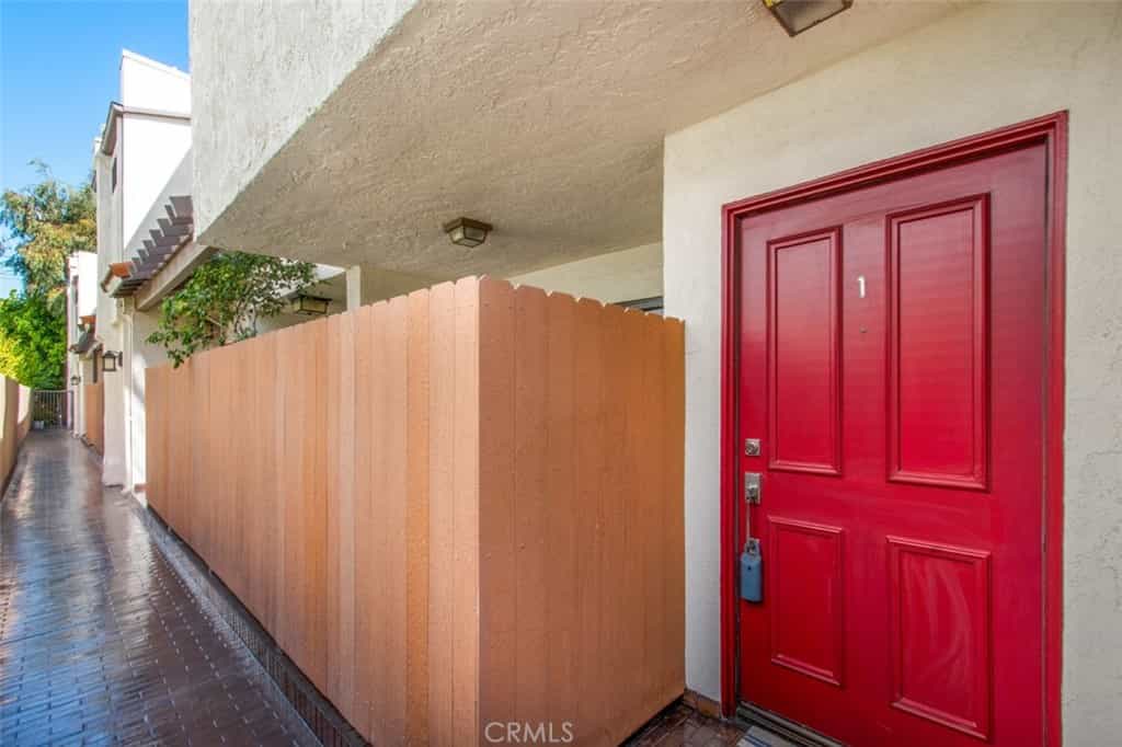 House in West Hollywood, California 11010886