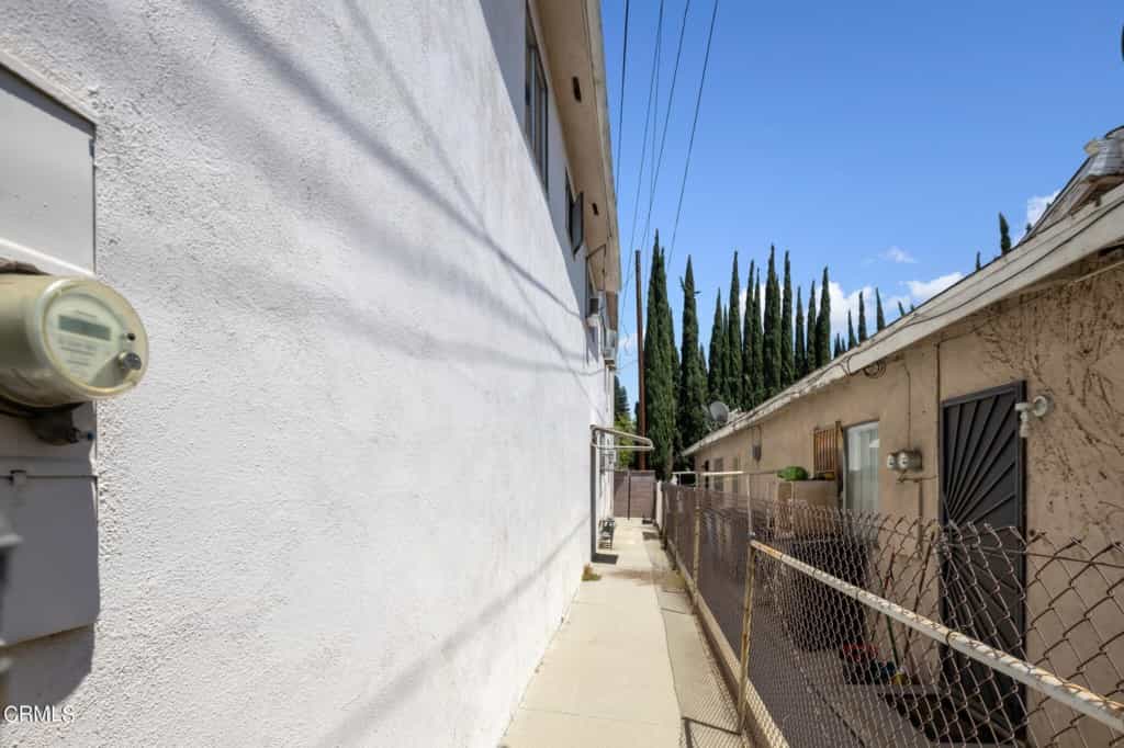 Condominium in Alhambra, California 11010901