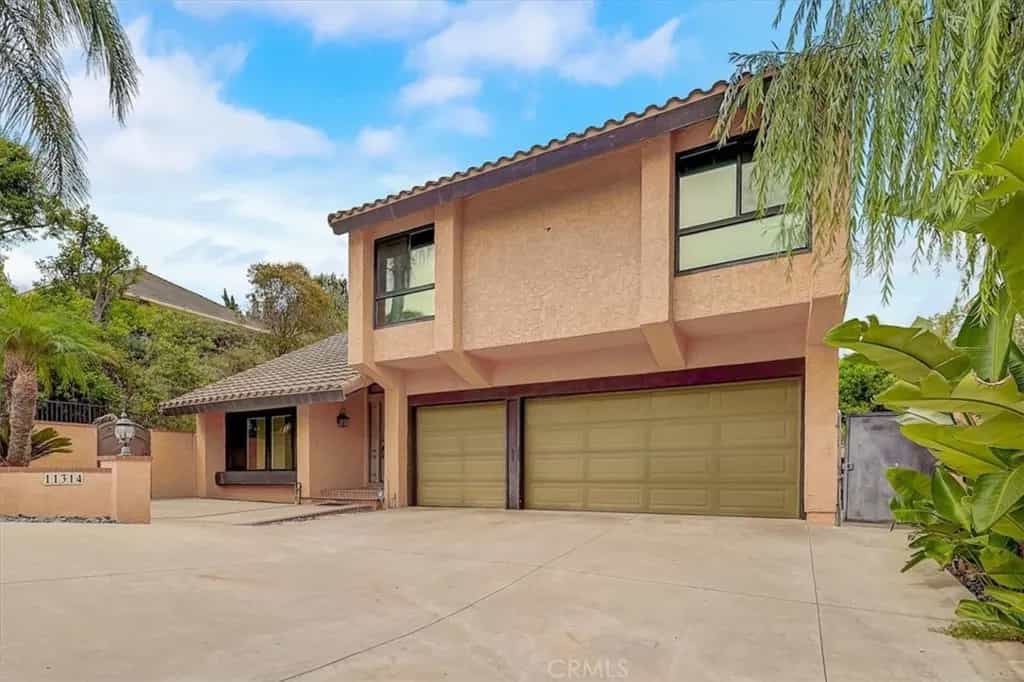 House in Rose Hills, California 11010924