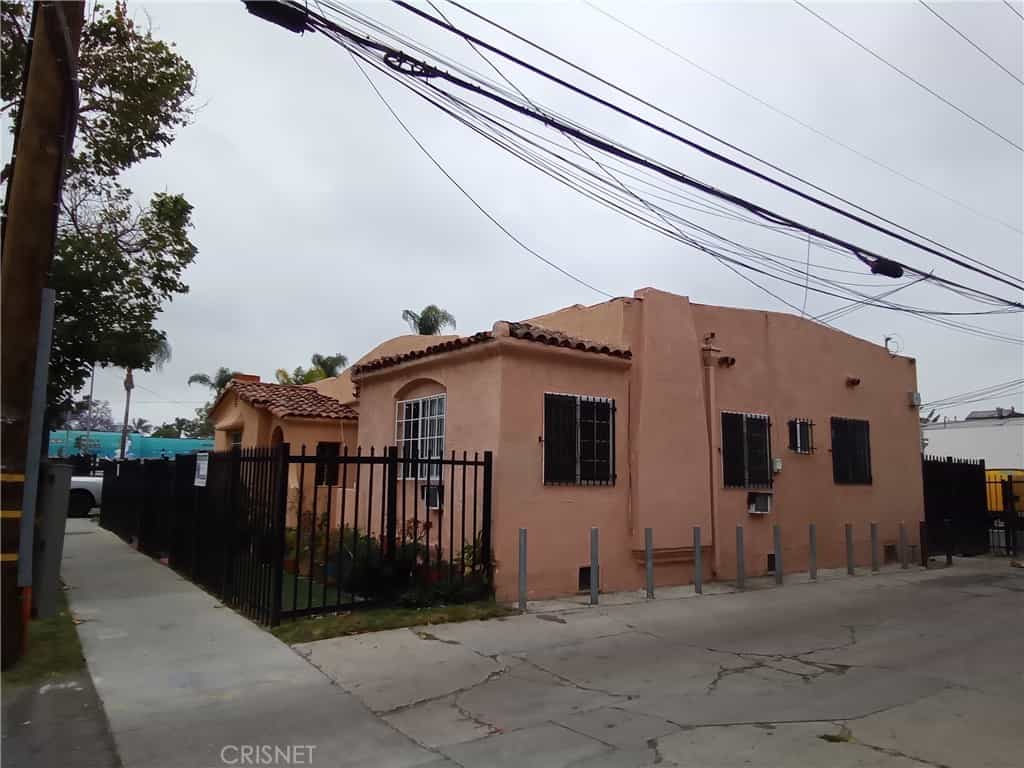 Condominium in Long Beach, California 11010933