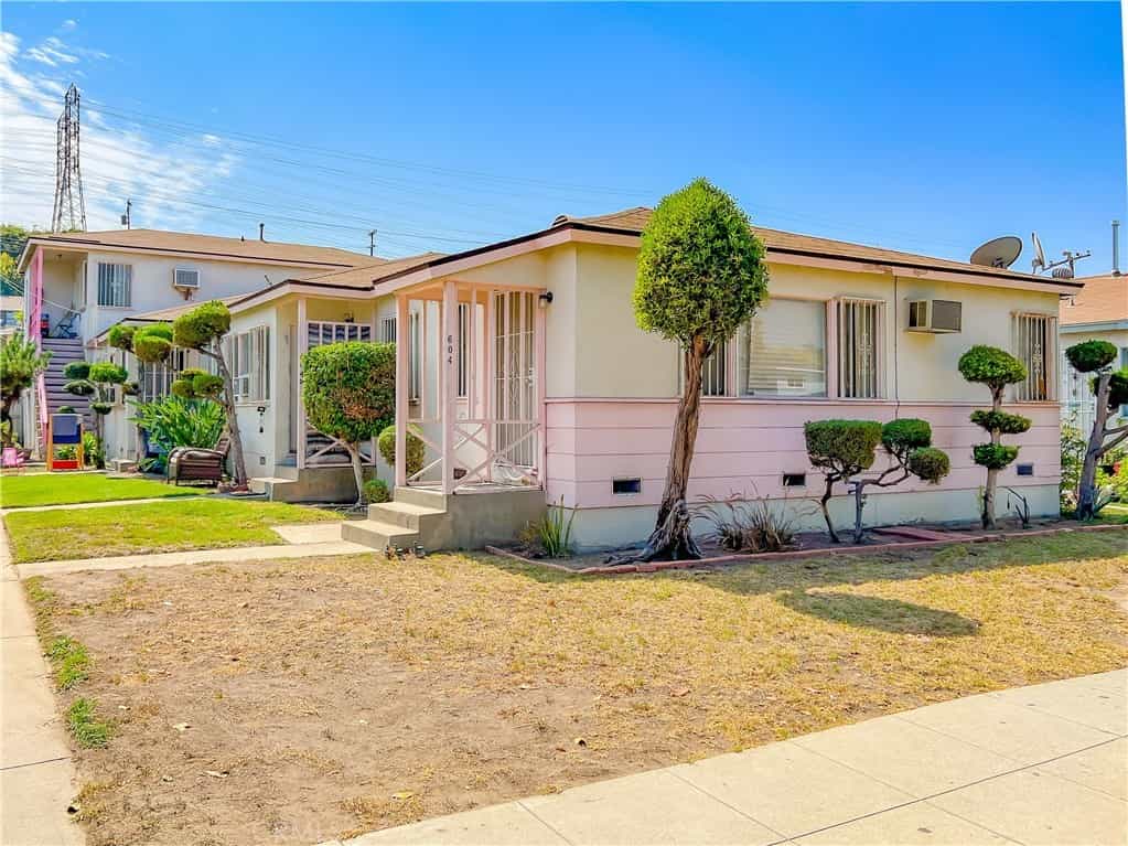 Condominium in Montebello, California 11010952