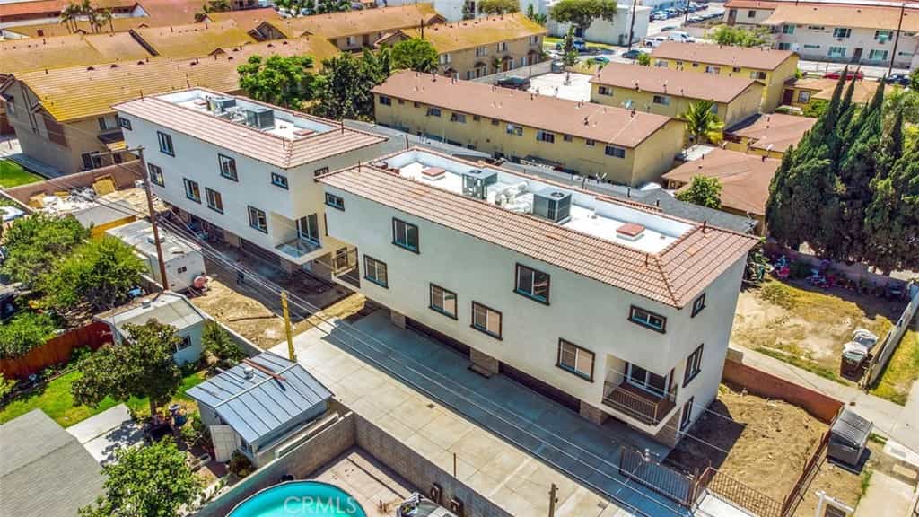 Condominium in Norwalk, California 11010961