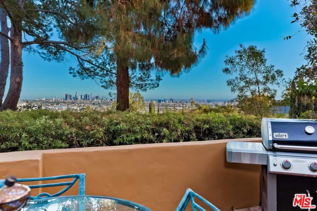 Condominium in Los Angeles, California 11010974
