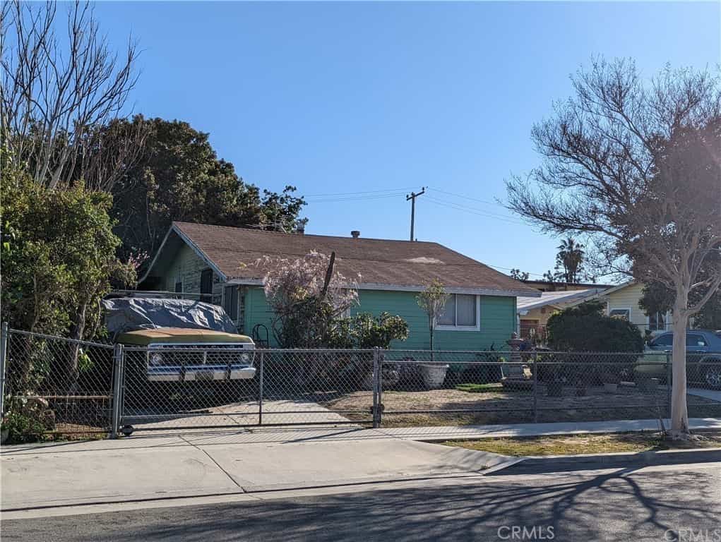 House in Huntington Beach, California 11010990