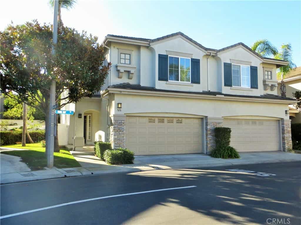 Condominium in Huntington Beach, California 11010996