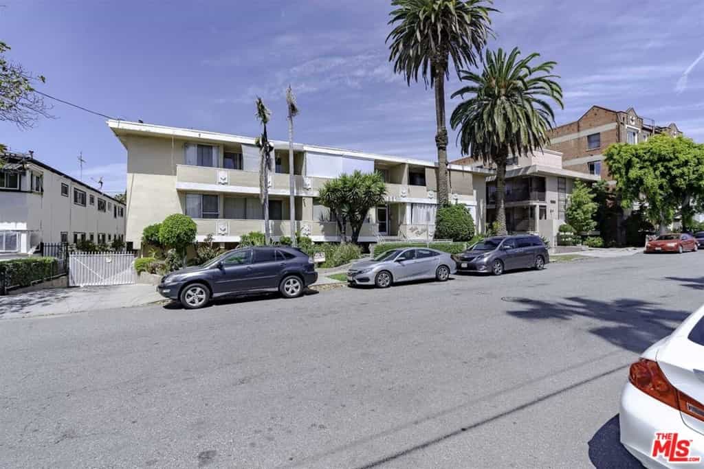 Condominium in Los Angeles, California 11010997