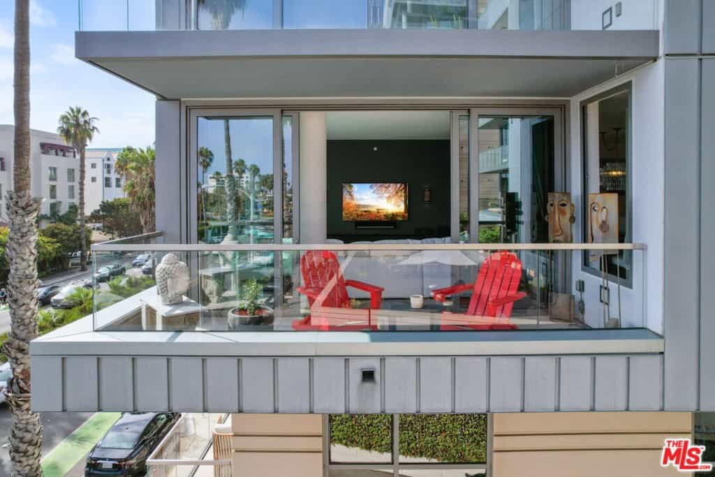 Condominium in Santa Monica, California 11011235