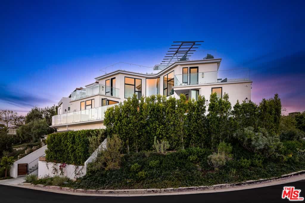 Condominium in Riviera, California 11011314