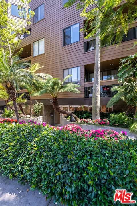 Condominium in Santa Monica, California 11011351