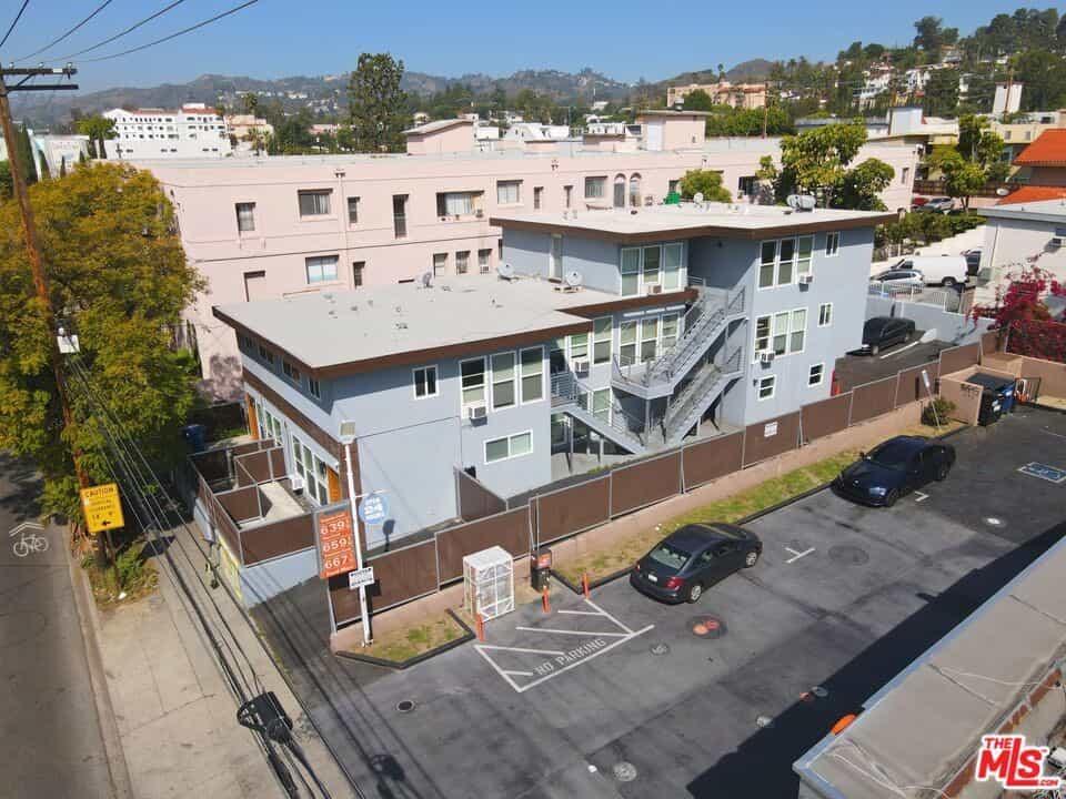 Condominium dans Los Angeles, California 11011385