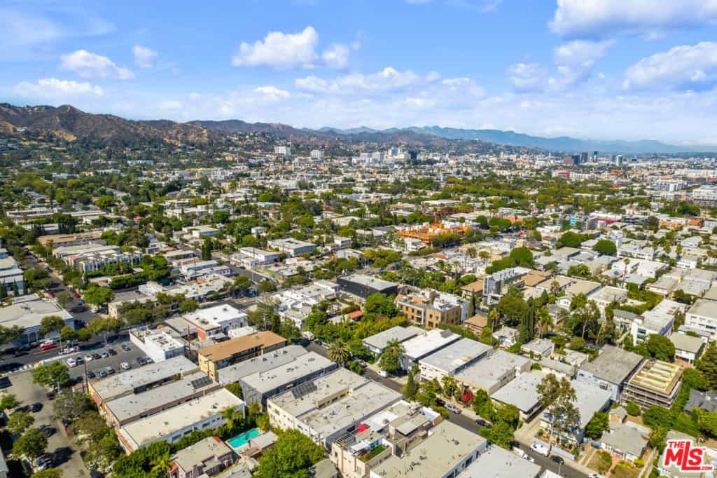 Condominium in West Hollywood, California 11011392