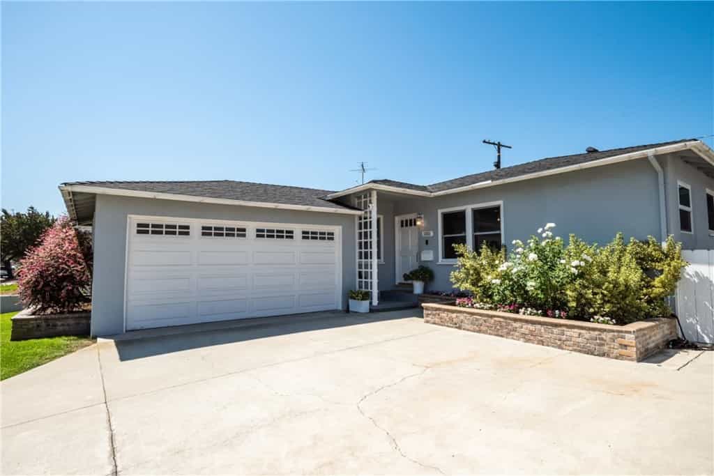 House in Hawthorne, California 11011405