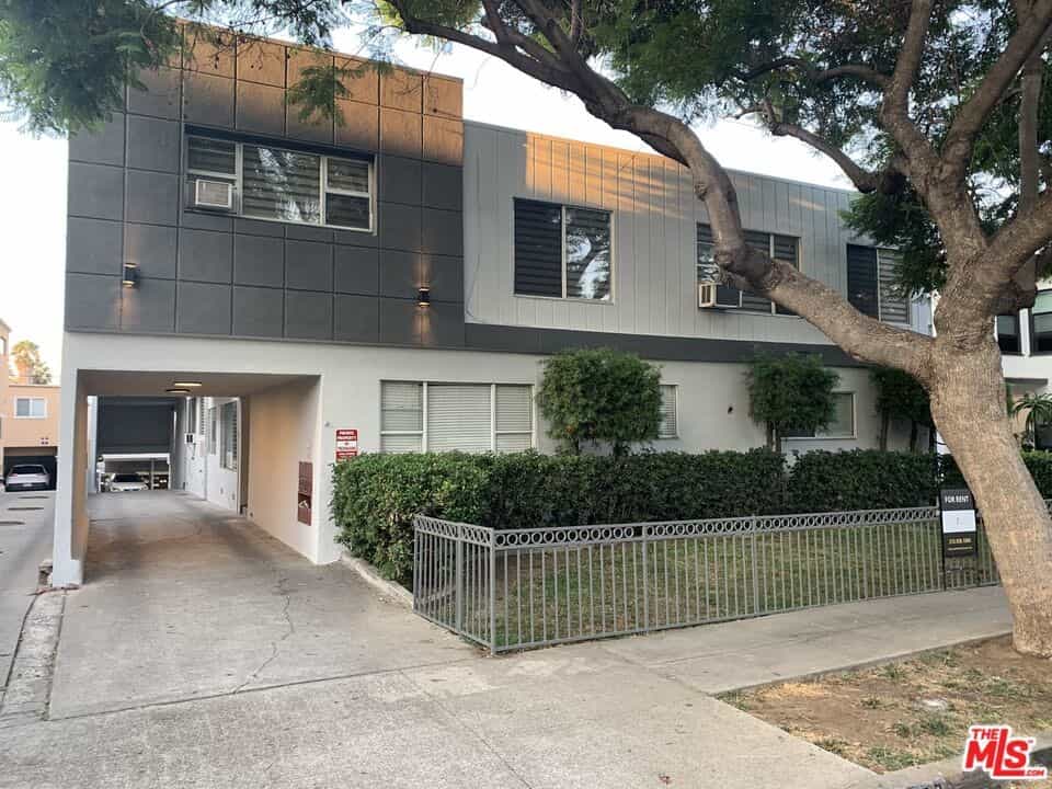 Condominium in West Hollywood, California 11011527