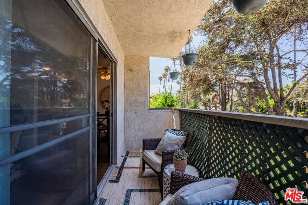 Condominium in Santa Monica, California 11011649