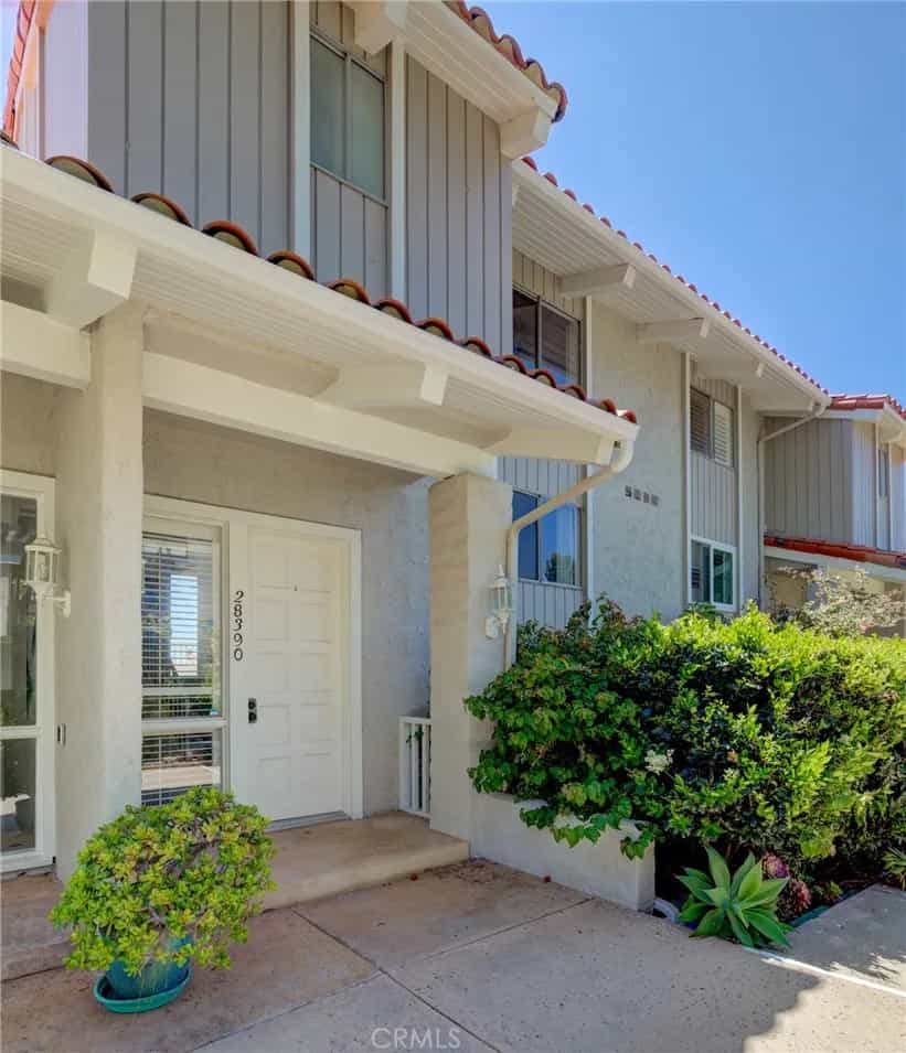 House in Malibu, California 11011673