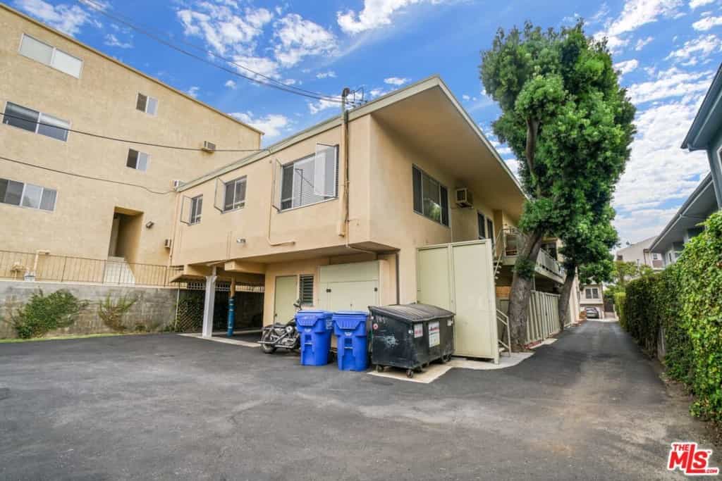Condominium in Los Angeles, California 11011866