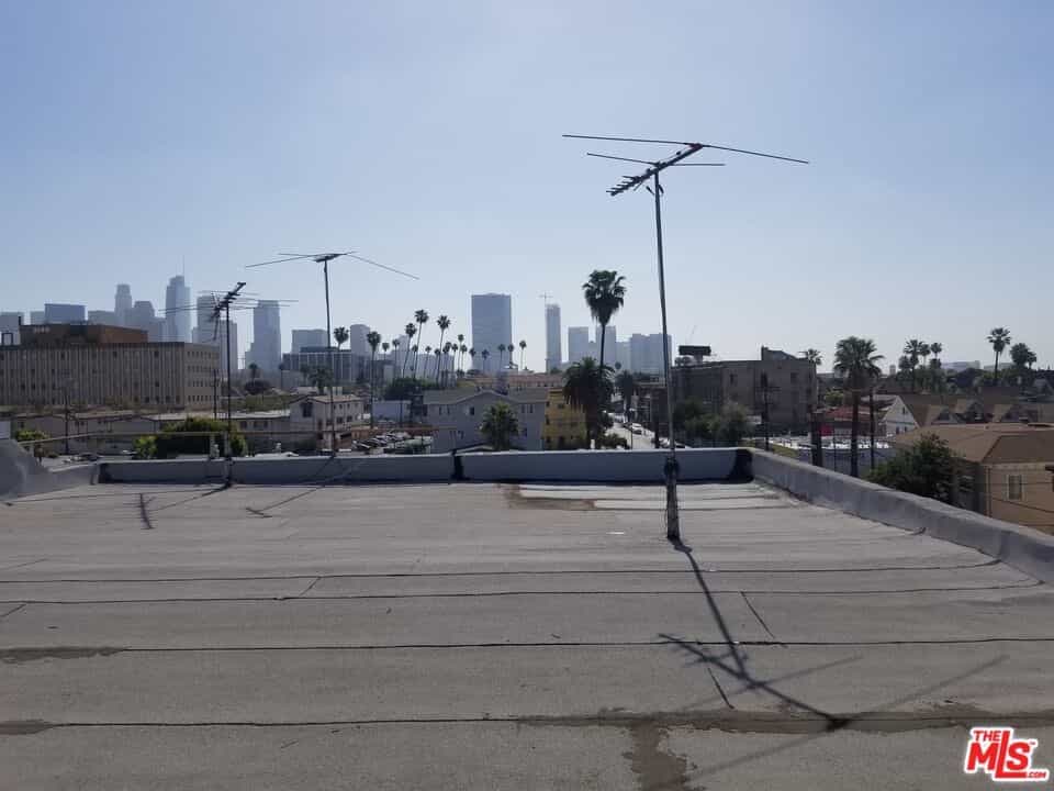 عمارات في Los Angeles, California 11011935