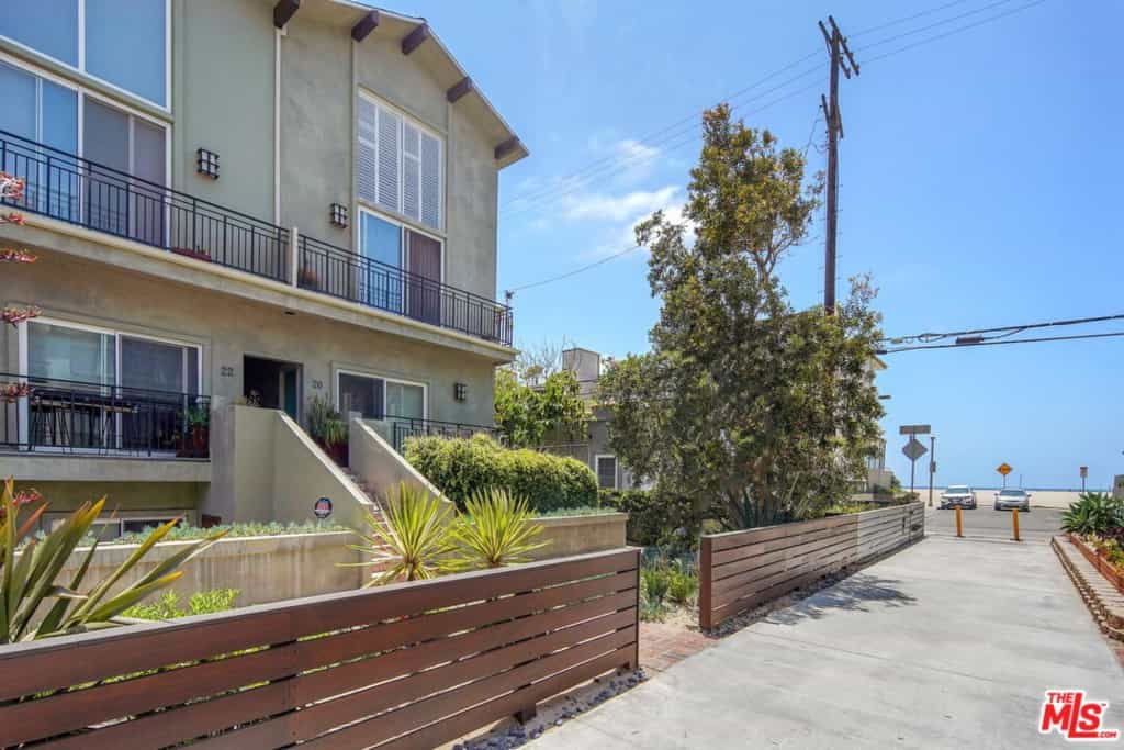 Condominium in Marina del Rey, California 11011989