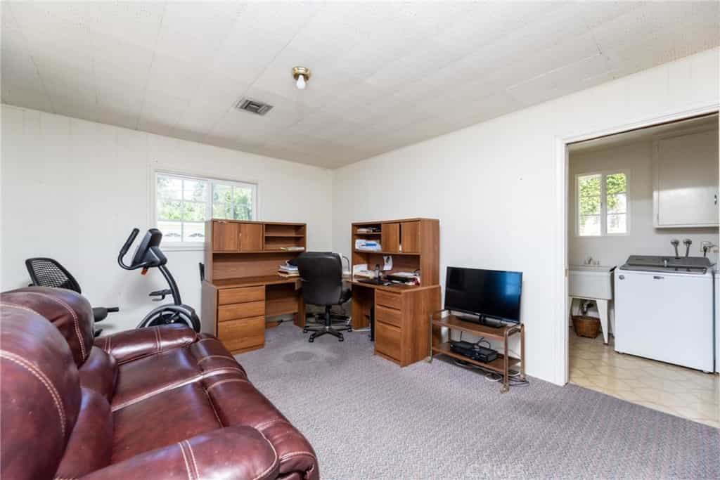 Condominium in Whittier, California 11012089
