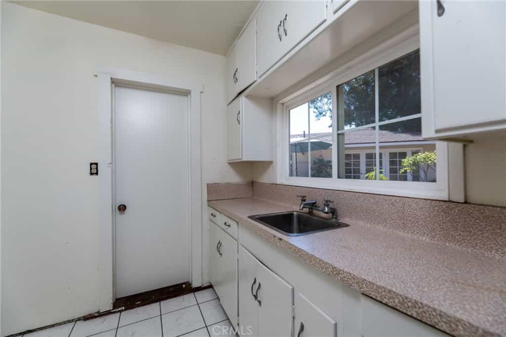 Condominium in Whittier, California 11012089