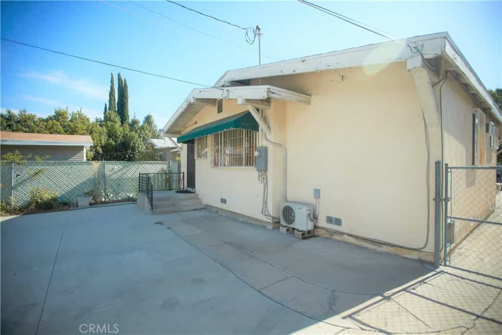 House in Garvanza, California 11012116