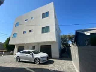 Condominium in Los Angeles, California 11012117