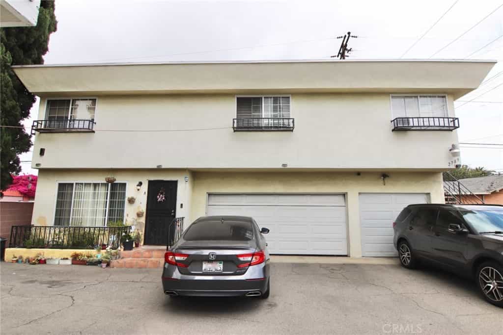 Condominium in South Gate, California 11012153