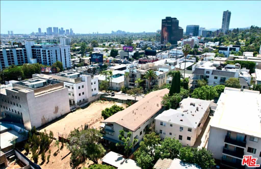 Condominium in West Hollywood, California 11012214