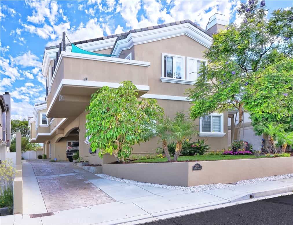 Condominium in Redondo Beach, California 11012247