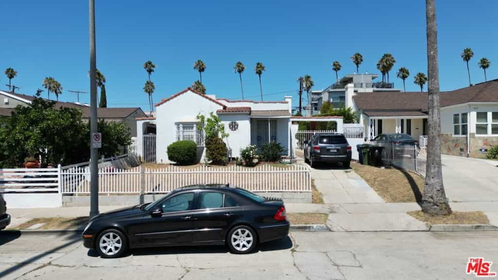 House in Parklabrea, California 11012270