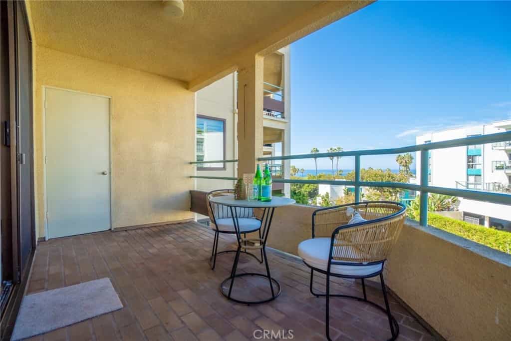 Condominium in Redondo Beach, California 11012292
