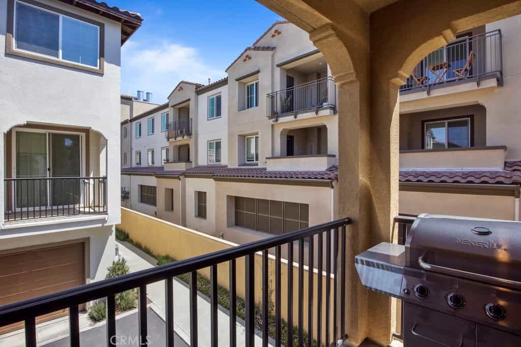 Condominium in Los Alamitos, California 11012295